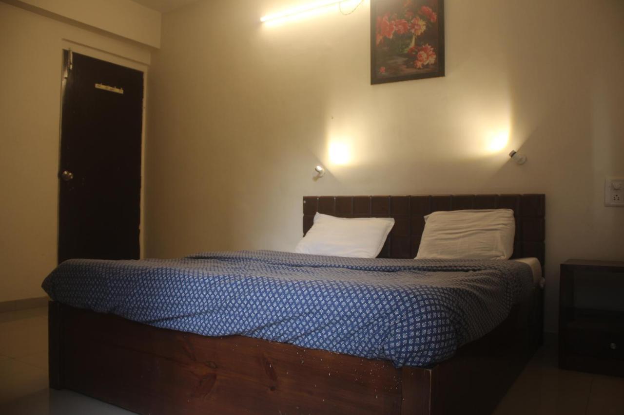 Le Pension Daman Buitenkant foto